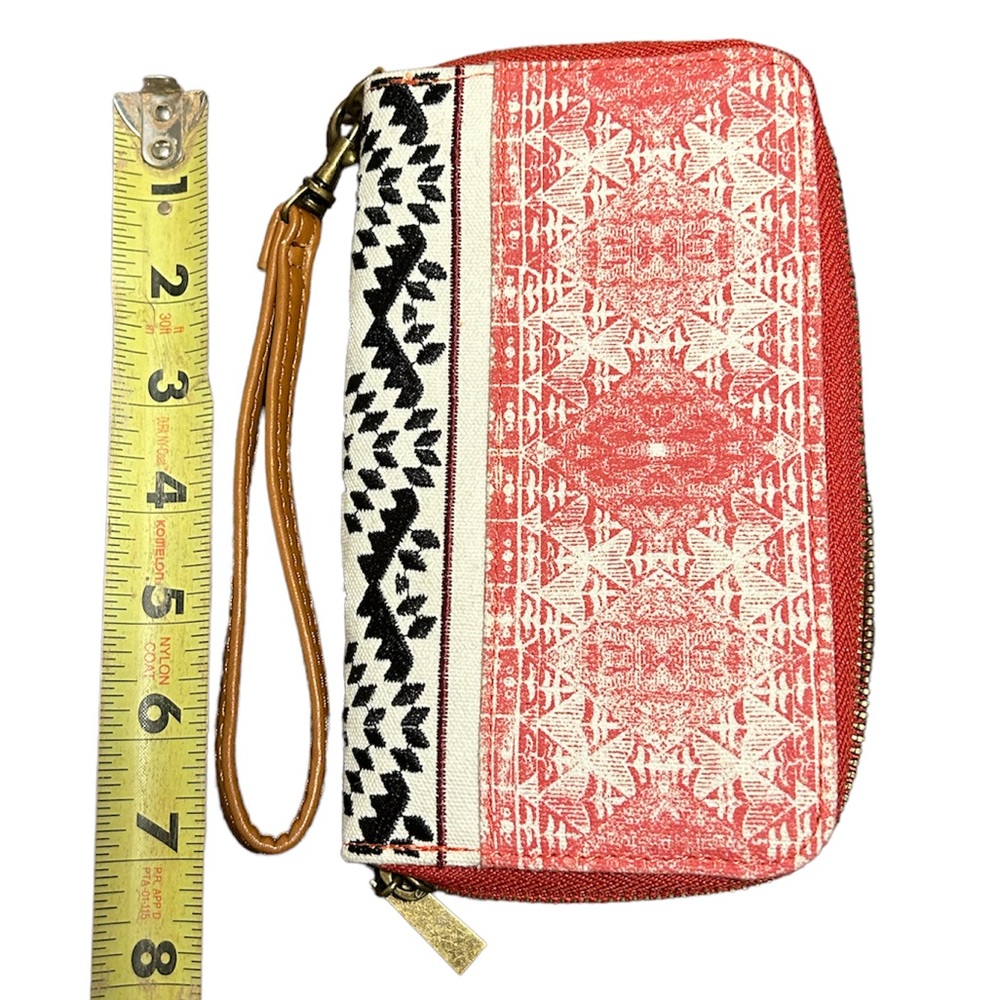 Patterned Women’s Wristlet Wallet - Picture 3 of 5